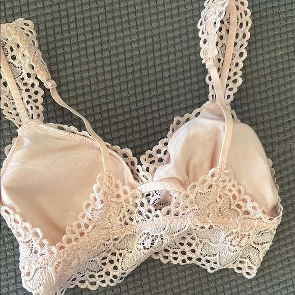 A2 By Aerosoles Red and Cream Lace Bras - Picture 6 of 8